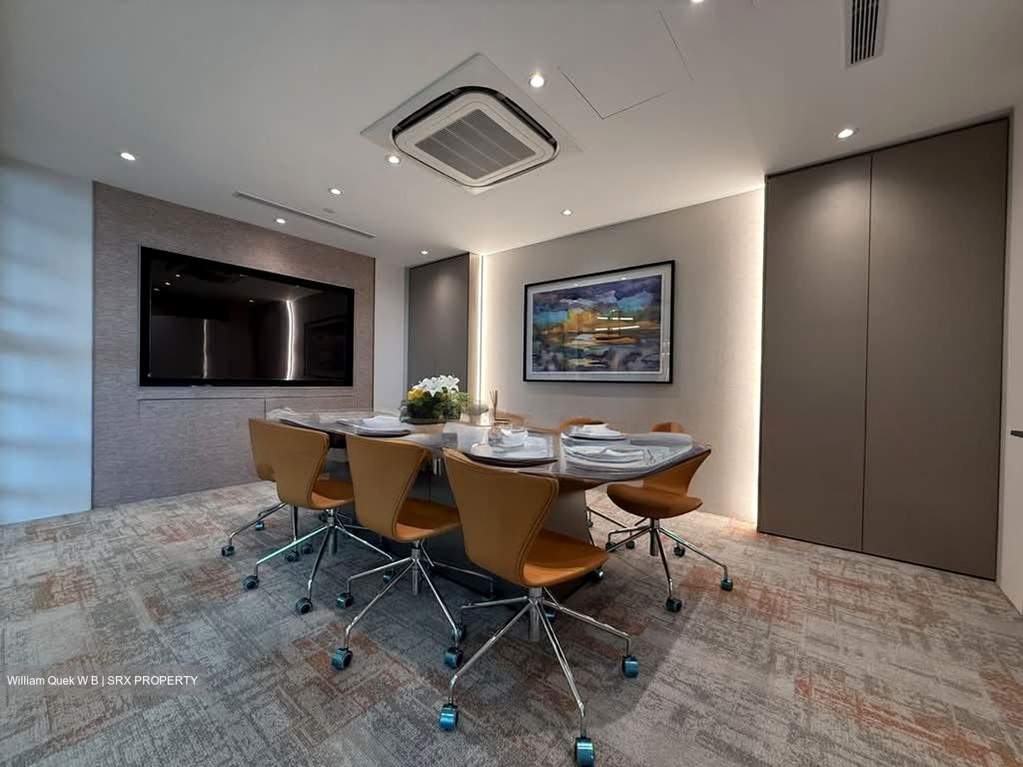 Arc 380 (D8), Office #532390771